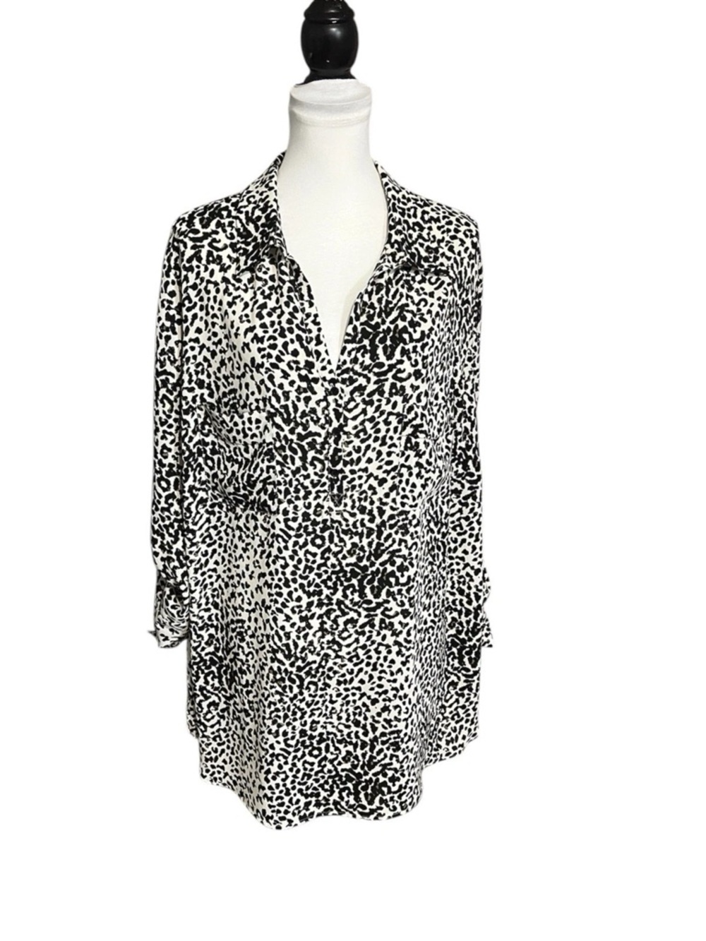 PLEIONE Leopard Print Blouse Plus Size 2X Pockets Roll Tab Sleeves Collared Top